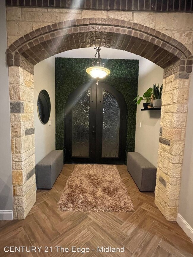 Foto del edificio - 4 br, 3 bath House - 802 Chaparral St - L/O
