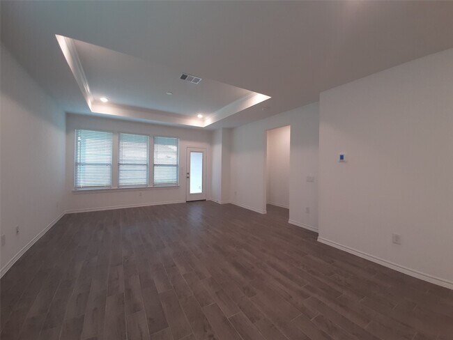 Foto del edificio - 16026 Tangled Vine Ln