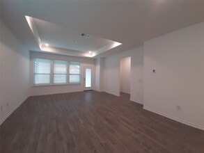 Building Photo - 16026 Tangled Vine Ln