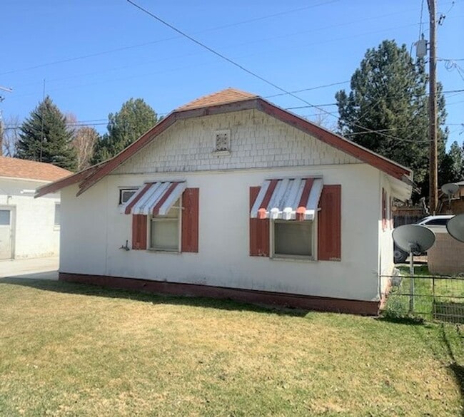 Building Photo - 169 W Cedar St
