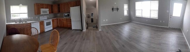 Building Photo - 8 Canty Ln