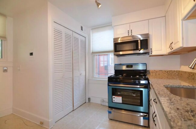 Building Photo - 1333 22nd St NW