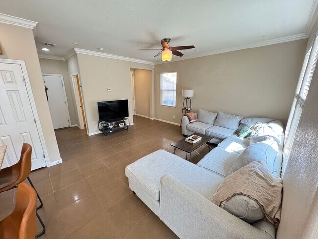 Foto del edificio - 3 BEDROOM SOUTHWEST HOME!