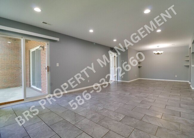 Foto del edificio - 2 Bedroom 2 Bathroom Condo in Sterling Heights