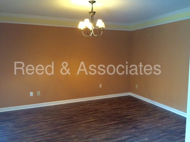 Building Photo - 10224 Woodland Hills Dr