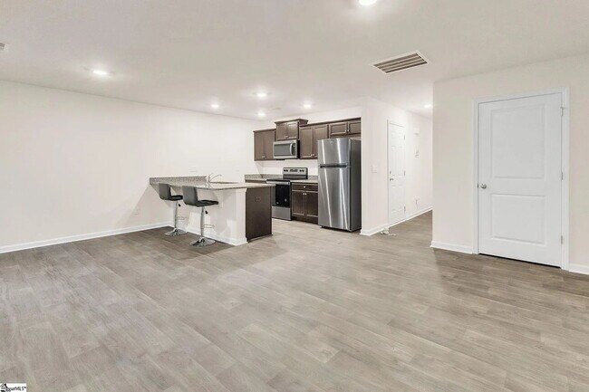 Foto del edificio - 3 bed, 2.5 bathroom Townhouse