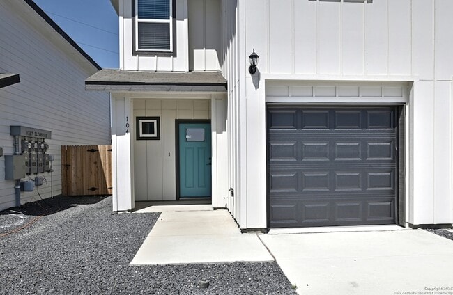 Foto del edificio - 11323 Clearmine St