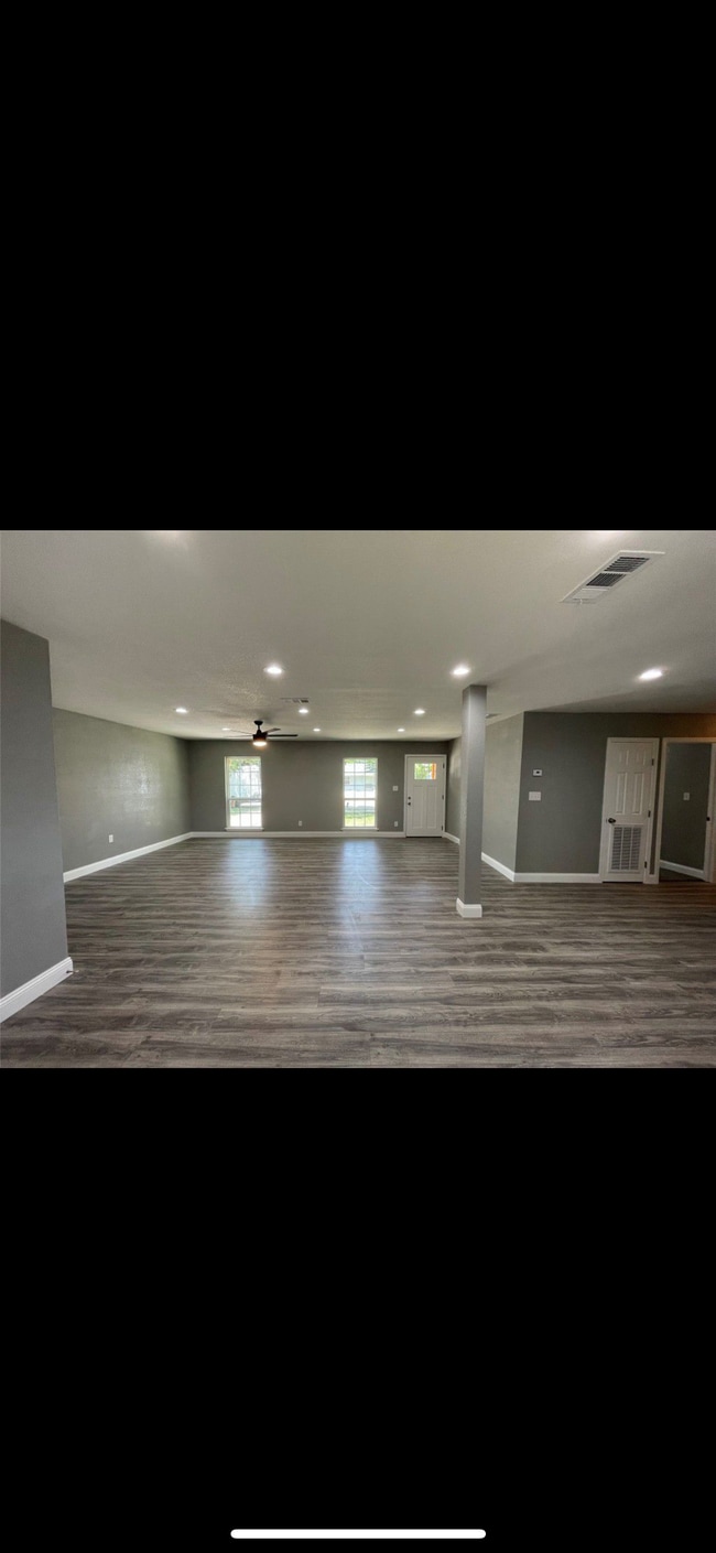 Building Photo - 225 E Coral Way