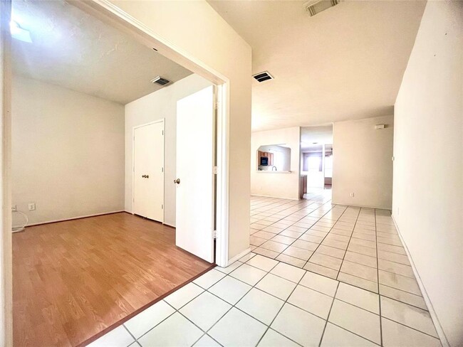 Building Photo - 3614 Siebinthaler Ln