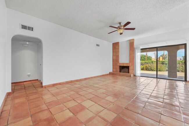 Building Photo - 44049 Elba Ct