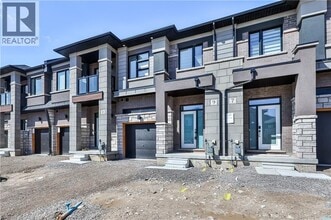 Building Photo - 9 Wakeling Dr