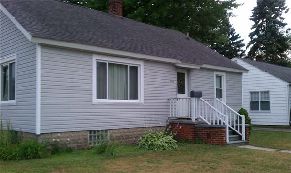 Primary Photo - 904 Garfield St