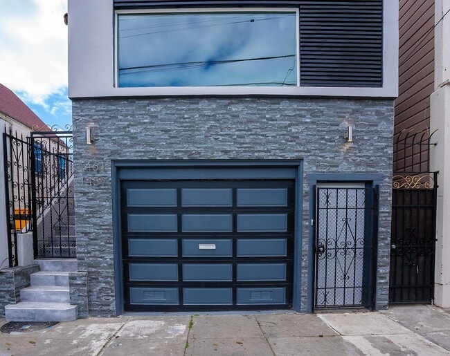 Building Photo - 1461 Thomas Ave