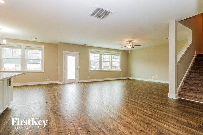 Foto del edificio - 214 Whirlaway Dr