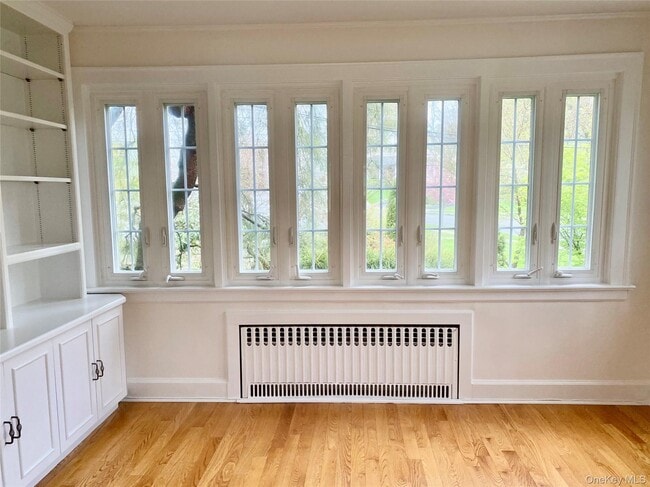 Building Photo - 34 Maplewood St