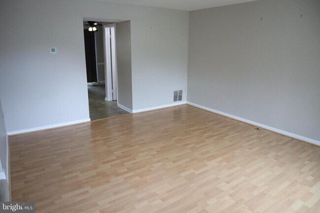 Building Photo - 3127 Benton Square Dr