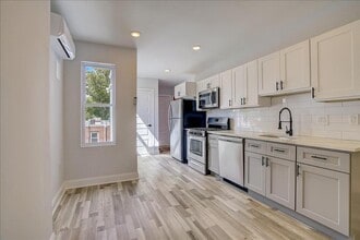 Building Photo - 95 E Duval St