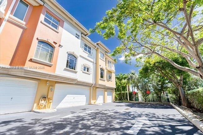 Foto del edificio - 2802 NE 184th Terrace
