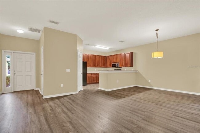 Building Photo - 8525 Sandpiper Ridge Ave