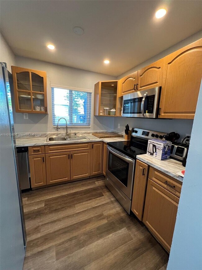 Foto del edificio - 1509 N Andrews Ave