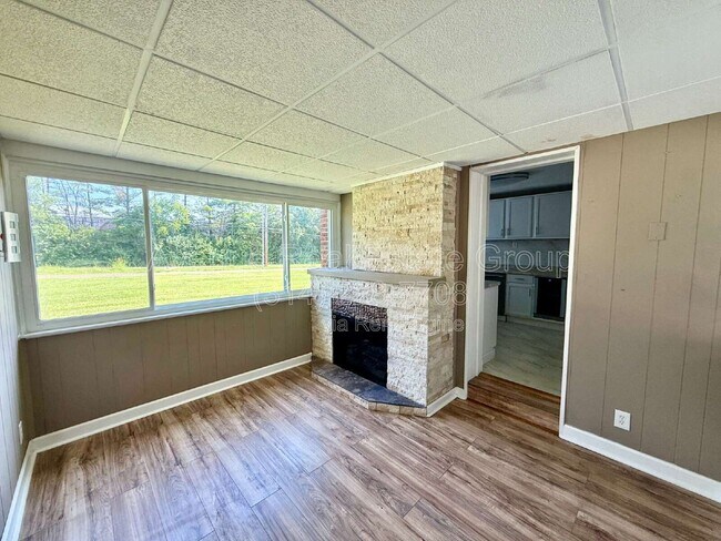 Building Photo - 4650 E Concord Rd