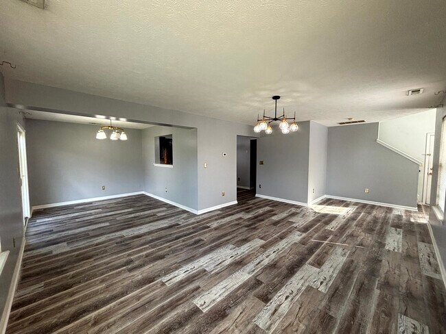 Building Photo - 11950 Titania Cir
