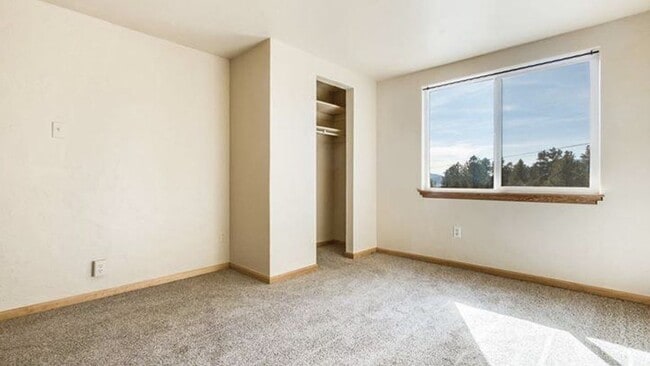 Building Photo - 77 Catamount Ln