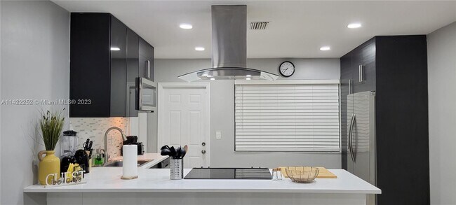 Foto del edificio - 4361 SW 52nd Ct