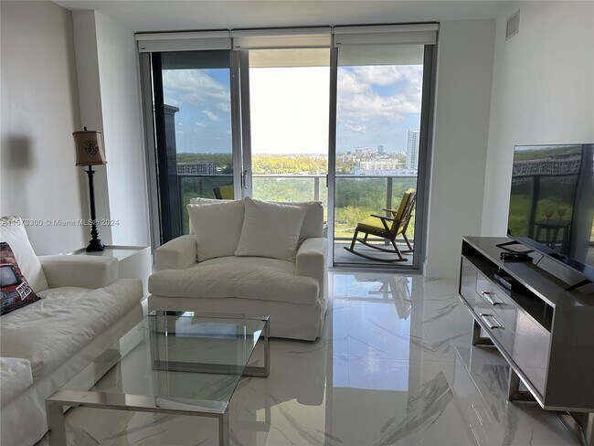 Building Photo - 16385 Biscayne Blvd