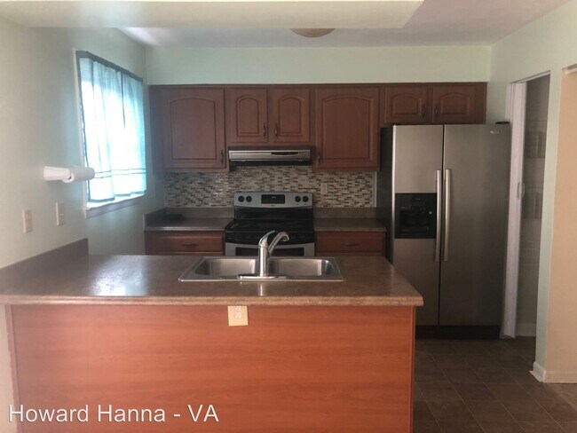 Foto del edificio - 3 br, 1.5 bath House - 243 Greenbrier Avenue