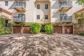 Building Photo - 2767 Coconut Ave