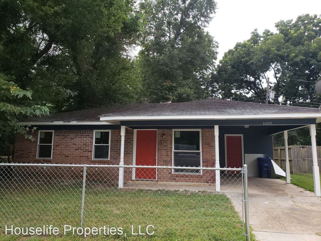 Primary Photo - 3 br, 1 bath House - 1609 Oakdale Circle