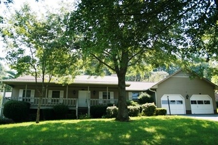 Foto principal - 117 Mountain Valley Dr