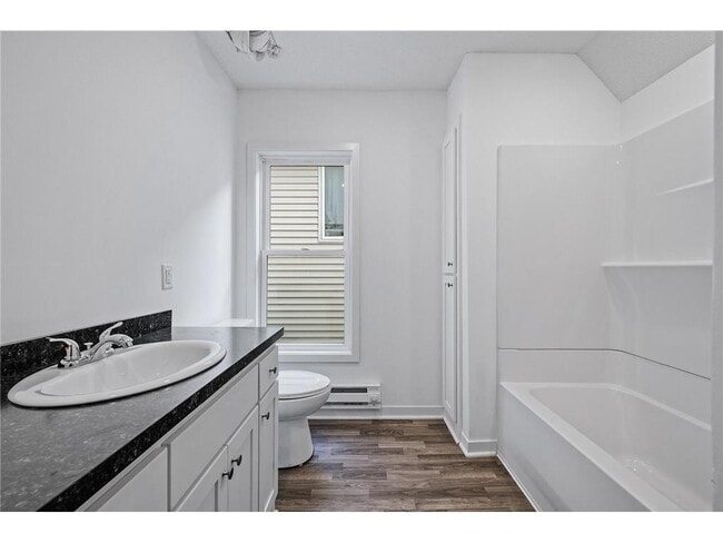 Building Photo - 3606 N Bryant Ave