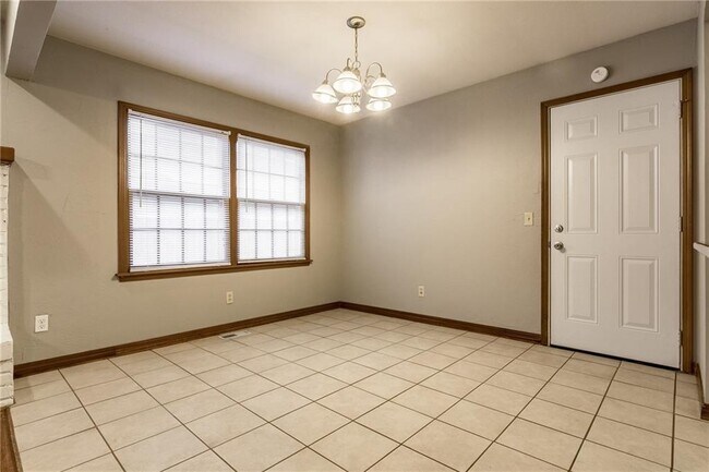 Foto del edificio - 9913 Sunnymeade Pl