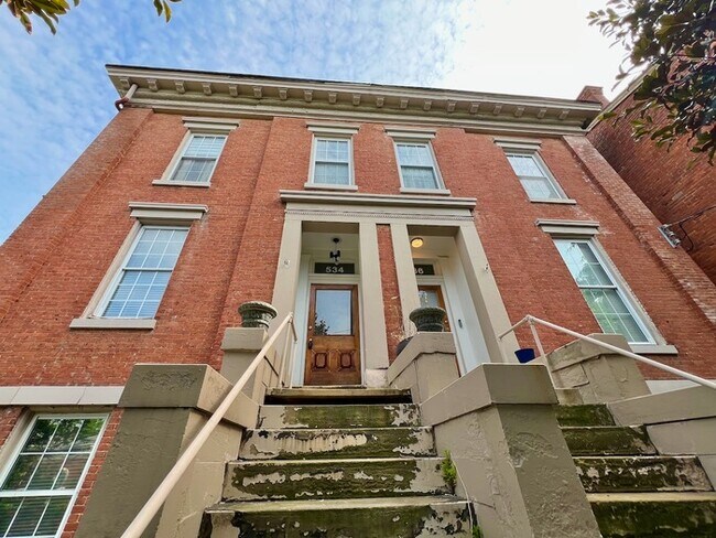 Building Photo - Beautiful 1 bedroom in Prospect Hill!