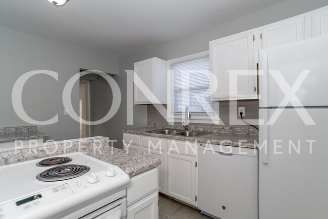 Foto del edificio - Spacious 4 Bedroom Ranch Home!