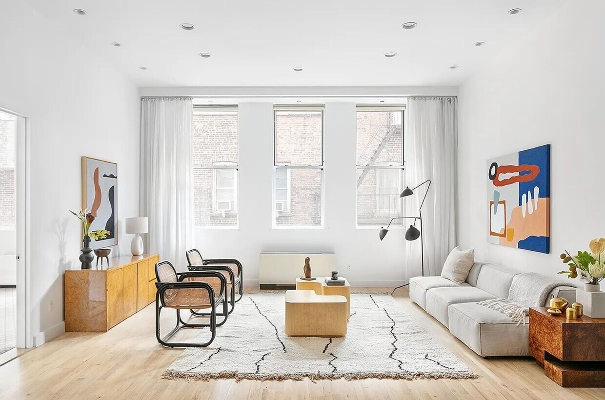 Foto principal - Spacious 1409sqft 1BR + Den 2BA Condo in C...