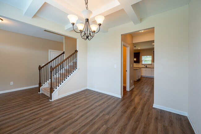 Foto del edificio - 1126 Fawn Forest Rd