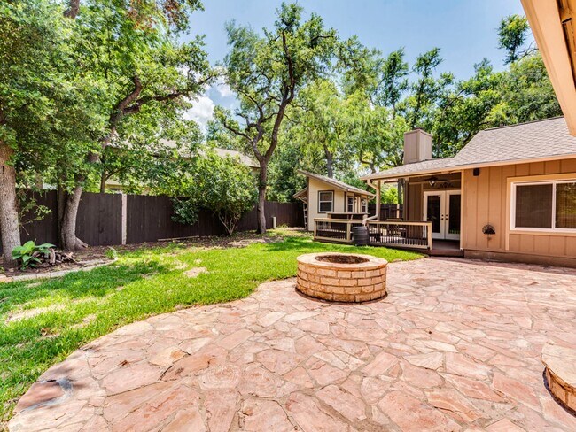 Foto del edificio - 808 Timber Trail