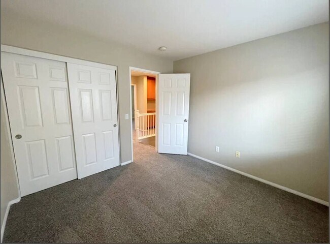 Foto del edificio - 8675 Falmouth Ave