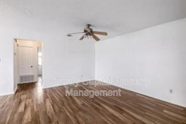 Foto del edificio - 8418 Riverstone Dr