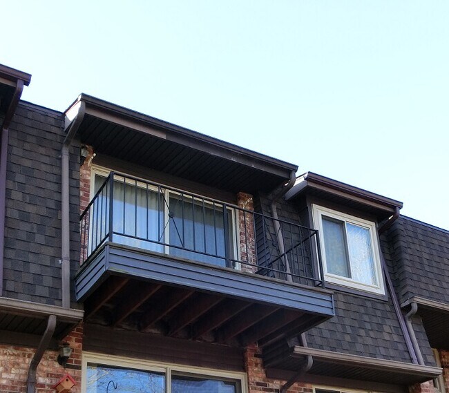 430 Riviera Dr Unit 430, St Clair Shrs, MI 48080 Condo for Rent in St