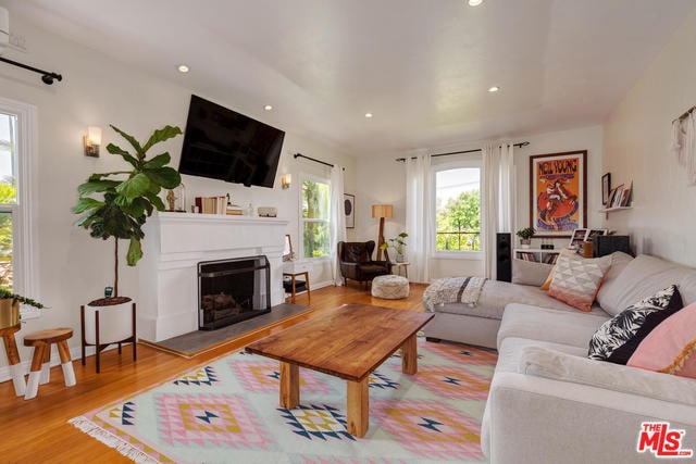 Foto principal - 1244 S Stanley Ave