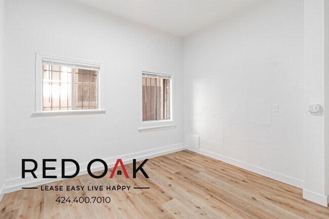 Foto del edificio - 739 Normandie Ave