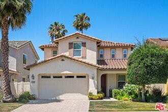 Building Photo - 17053 Cantlay St