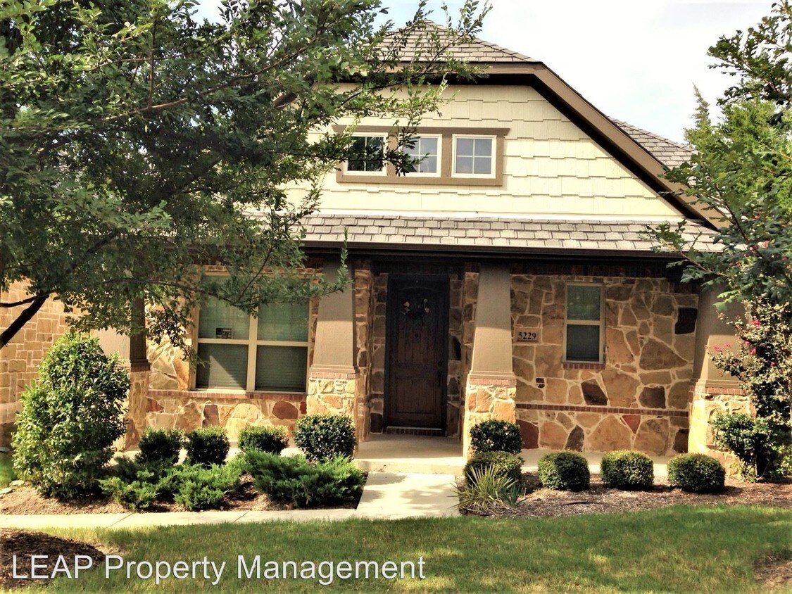 Primary Photo - 5229 Kentwood Dr