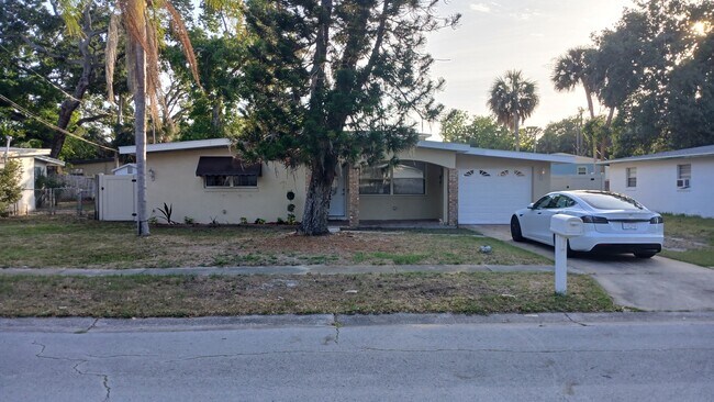 Vista de la calle - 2286 Sherwood Dr