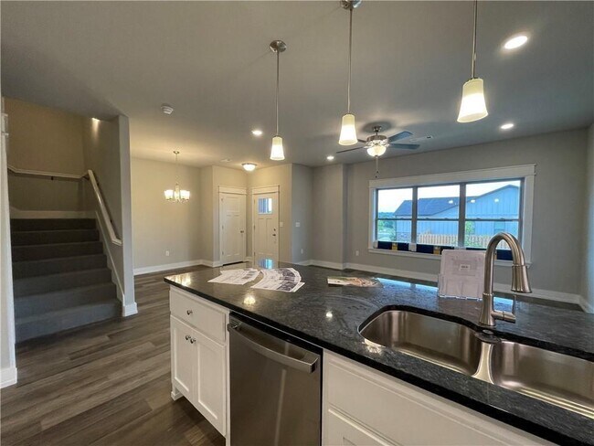 Building Photo - 2616 N Ward Dr