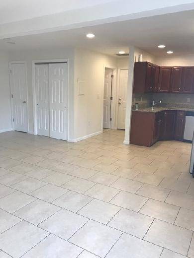 Building Photo - 2 Bedroom Apartment for Rent